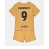Baby Fußballbekleidung Barcelona Robert Lewandowski #9 Auswärtstrikot 2022-23 Kurzarm (+ kurze hosen)